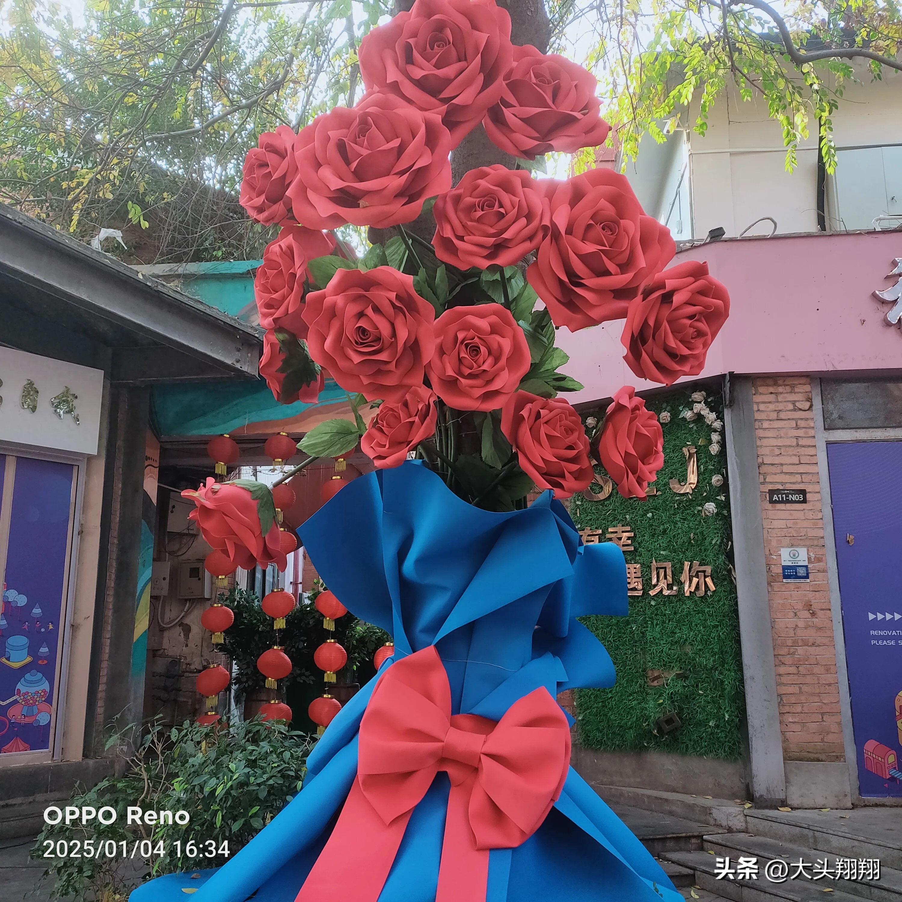 心里忍不住骂我母亲，骂的很难听。很黄很色